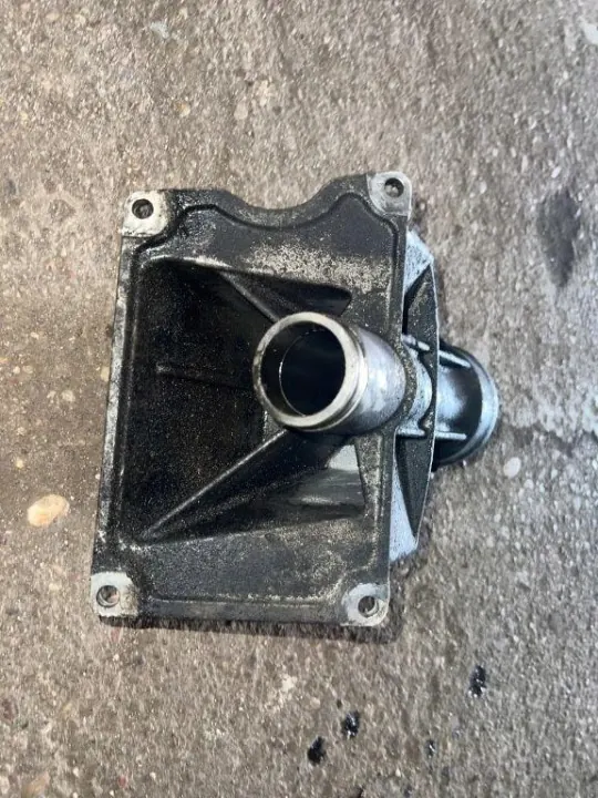 BMW 5 E60 drivaxellagerfäste OEM 31537527916 image 5