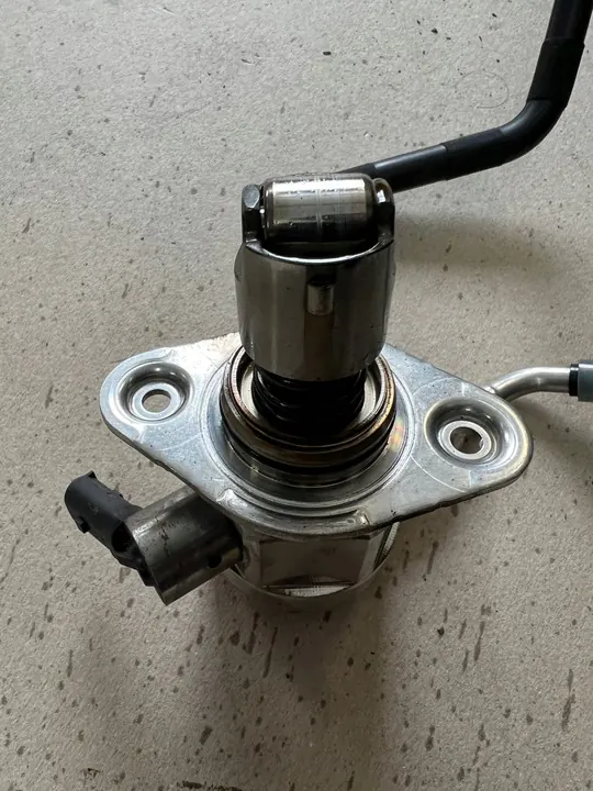 HYUNDAI I30 III 1.4 T-GDI Bomba de combustível 35320-03AA0 image 2