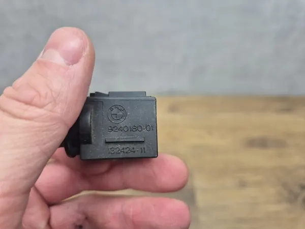 BMW Luftkvalitetssensor OEM 9240180 - Begagnad image 3