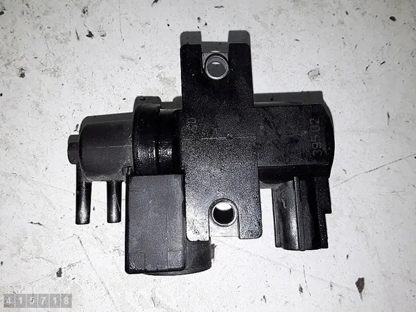 2006 Toyota RAV4 Solénoïde de vide 25819-00011 image 3