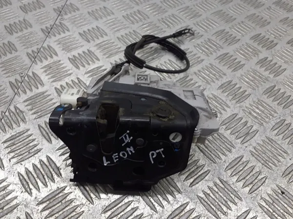 Zentralverriegelung Rechts Hinten Seat Leon II 1P0839016 image 2