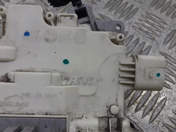 Zentralverriegelung Rechts Hinten Seat Leon II 1P0839016 image 4