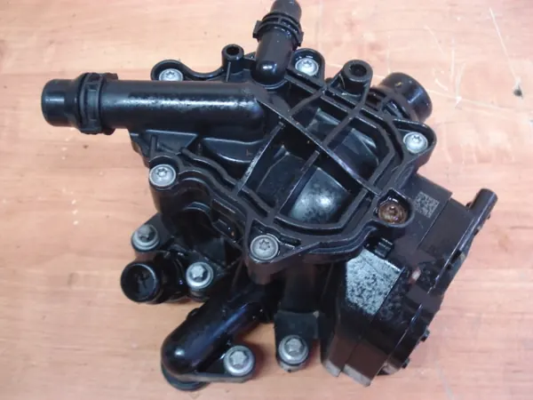 BMW Termostat Hus B38 B46 B48 Begagnad 7644811 image 10