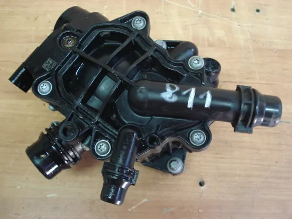 BMW Termostat Hus B38 B46 B48 Begagnad 7644811 image 4