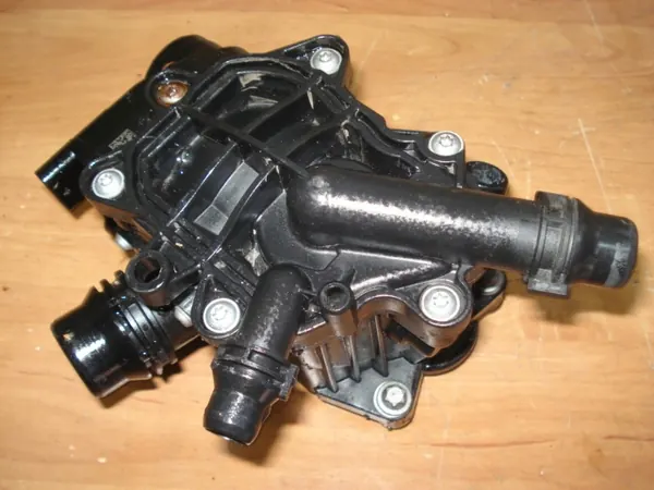BMW Termostat Hus B38 B46 B48 Begagnad 7644811 image 5
