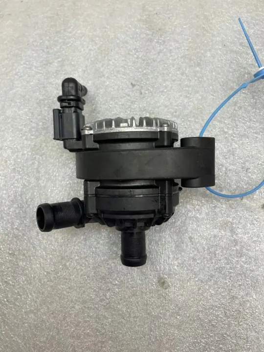 Pompe à eau OEM 210100497R pour Renault Trafic III/IV image 2