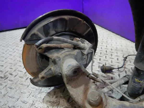 Viga eje trasero Mercedes OEM Zawada-232056- Usado image 3