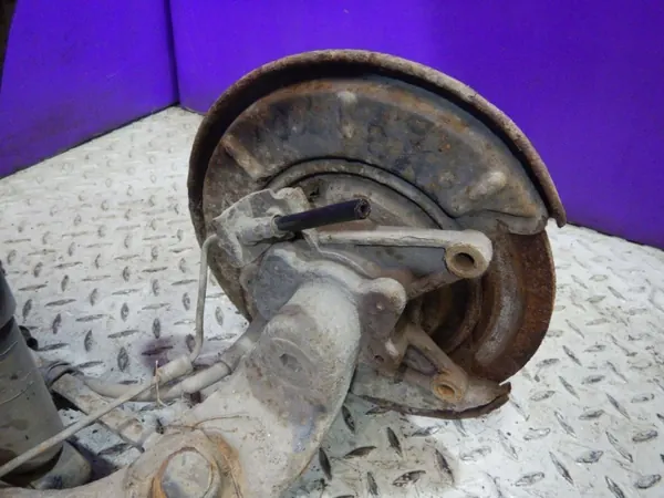 Viga eje trasero Mercedes OEM Zawada-232056- Usado image 6