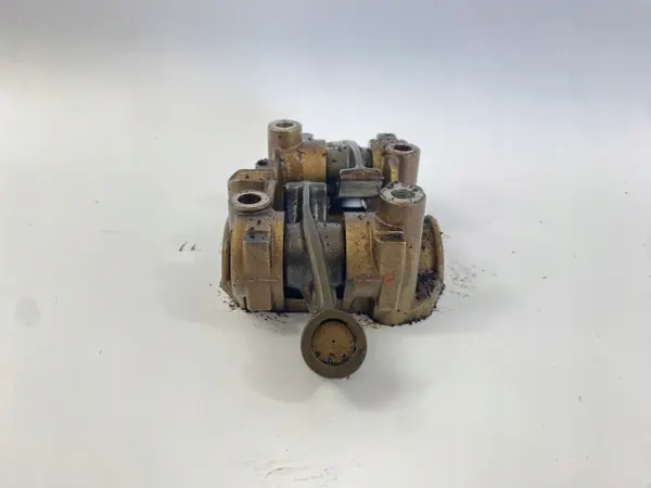 OEM 1020510110 Venttiiliviput Mercedes W124 2.3 image 6