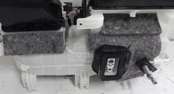 Mitsubishi Outlander III GF Evaporador AC 2012- image 2