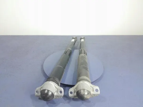 OEM 5WA512013BS Taka-iskunvaimentimet Skoda Octavialle image 3