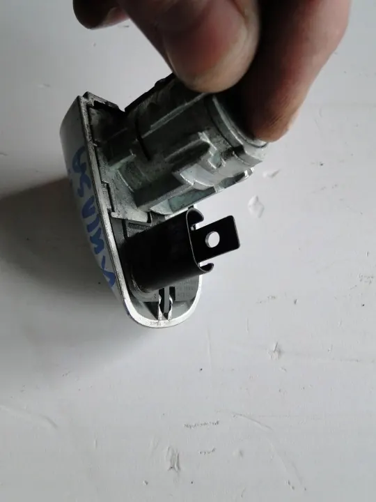 Insert de serrure porte avant OEM A4475420025 Mercedes V-Class image 6
