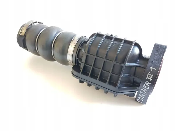 Peugeot 5008 2011 Intercooler-Schlauch image 6