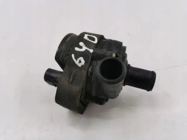 Moteur de circulation d'eau OEM 3130591163 Mercedes-Benz image 2