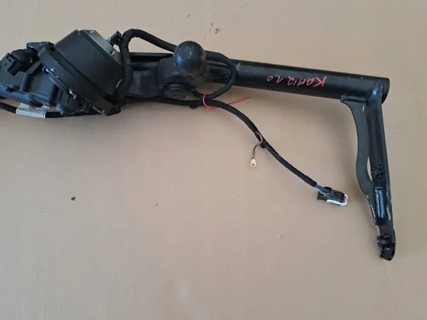 Skoda Kamiq Trekhaak OEM 658803881 - Achter Gebruikt image 8