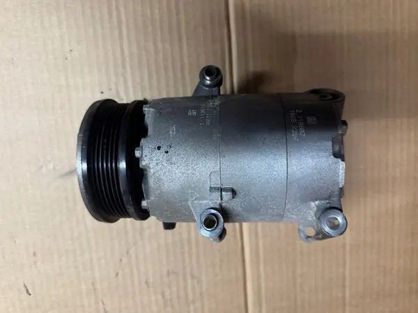 Volvo V60 Ilmastointikompressori OE image 3