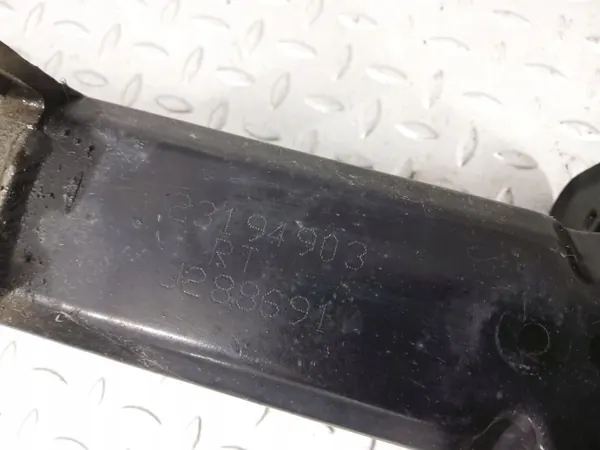 Cadillac ATS framstötdämpare bumper OEM 23194903 image 3