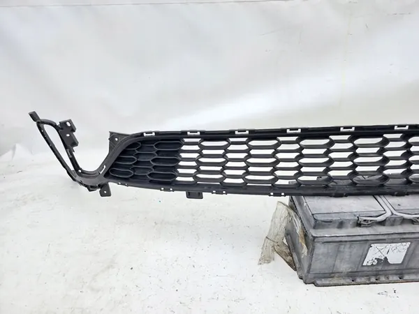 Grille de Pare-Chocs Avant Kia Carens IV 2013-2016 OEM image 3