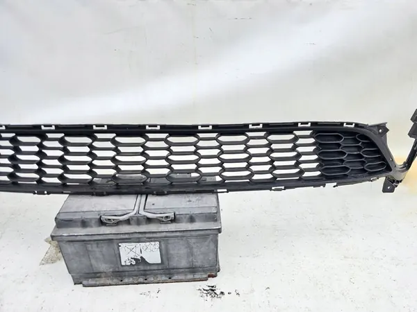 Grille de Pare-Chocs Avant Kia Carens IV 2013-2016 OEM image 4