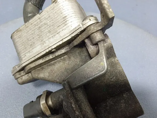 OEM 9807594380 Ölfiltergehäuse für Citroen DS5 2.0 HDI image 5