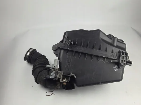 Toyota OE Ilmansuodattimen kotelo 17705-0D041 image 3