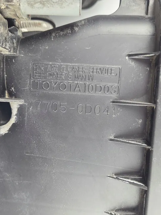 Toyota OE Ilmansuodattimen kotelo 17705-0D041 image 4