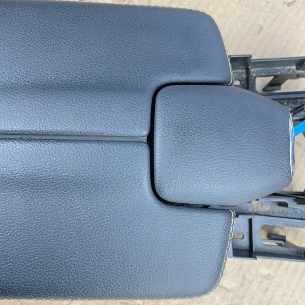 Middenarmsteun leer OEM 2125409010 Mercedes W212 image 5