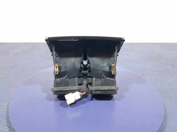 BMW X7 G07 Bakre tunnelventilationsgallret OEM 9399966 image 6