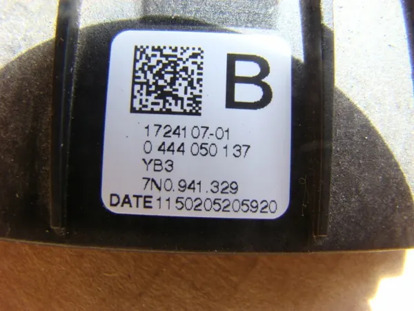 Módulo AdBlue Conjunto OEM 7N0941329 para VW Golf 7 image 3