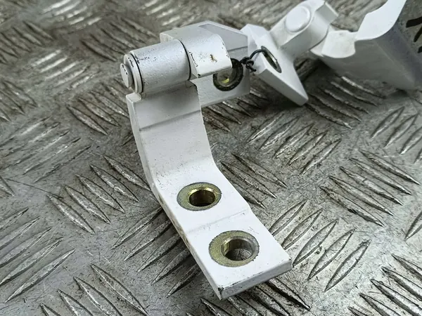 2025 Genesis GV70 Hintere Türscharniere OEM FOB53127 image 2