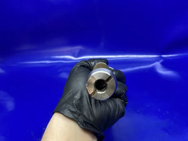 Pakokaasujen nokka-akseli Audi A4 B7 2.0 TFSI BGB 06F109102B image 3