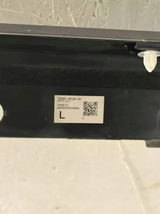 OEM 758604203000 Vasen kynnyssuojus Toyota RAV4 V image 2