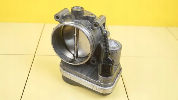 Spjällhus OEM 7516946 för BMW N52B30A 3.0L motor image 3
