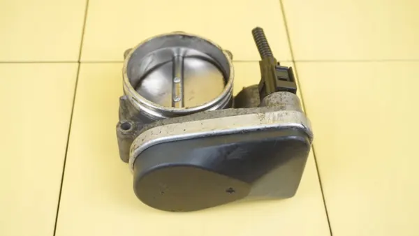 Spjällhus OEM 7516946 för BMW N52B30A 3.0L motor image 4