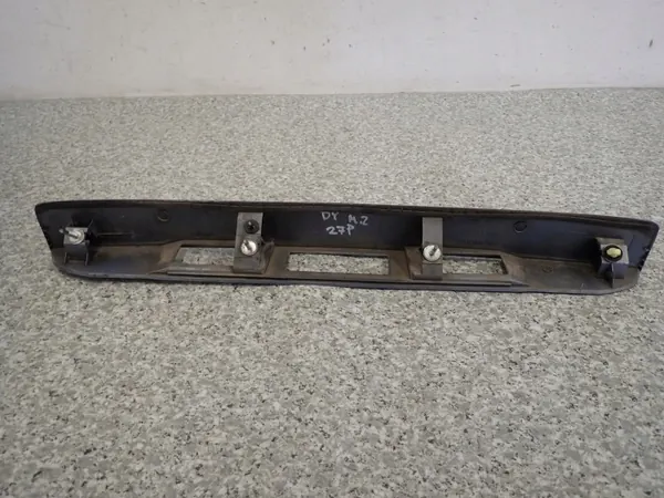 Mazda 2 II Garniture de Hayon Arrière OEM 27P image 6