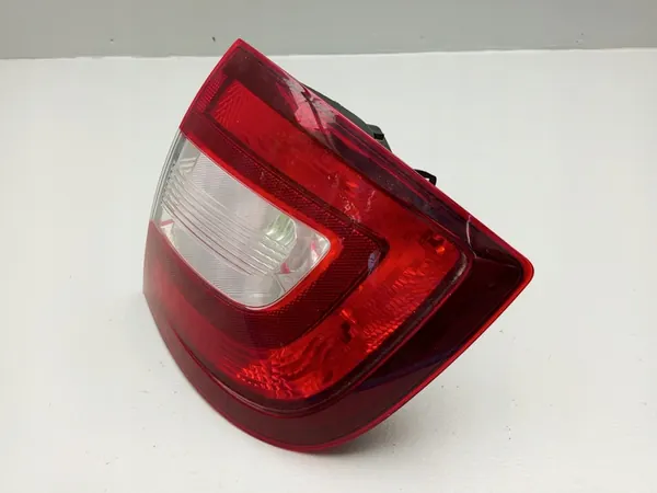 SKODA RAPID LIFT HB 2017 Luz Trasera Derecha 5JH945208 image 4