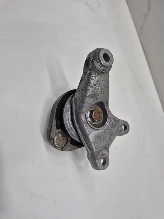 Vaihteiston tuki A4 B6 B7 8E0399115K image 4