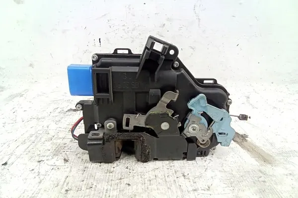 Rechte Vordertürschloss SKODA ROOMSTER 5J 5J1837016A image 5