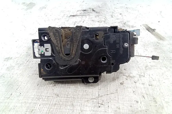 Rechte Vordertürschloss SKODA ROOMSTER 5J 5J1837016A image 6