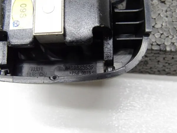 OEM 4G9863539 Takräckesklämmor Audi A6 C7 image 6