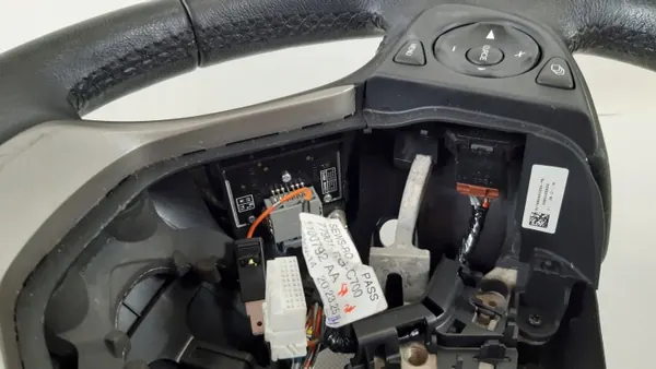 Honda CR-V IV Monitoimiohjake OEM 77901-T1G-C700 image 10