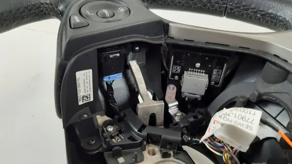 Honda CR-V IV Monitoimiohjake OEM 77901-T1G-C700 image 9