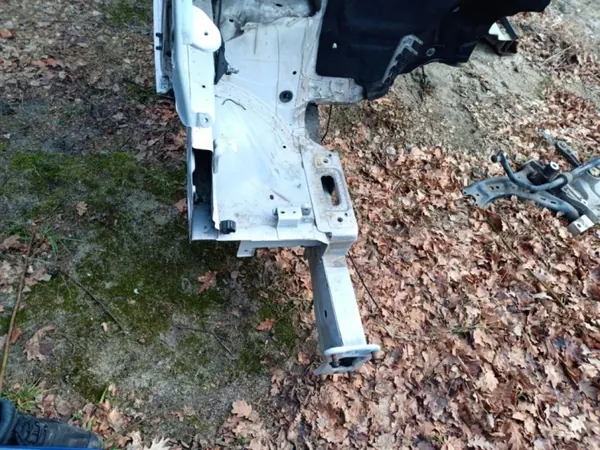 OEM 18722/Wrakowisco Estribo Direito para MAN TGE image 3