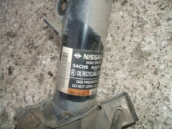 Nissan Qashqai +2 J10 1.6dci Steering Knuckle & Shock Absorber image 7