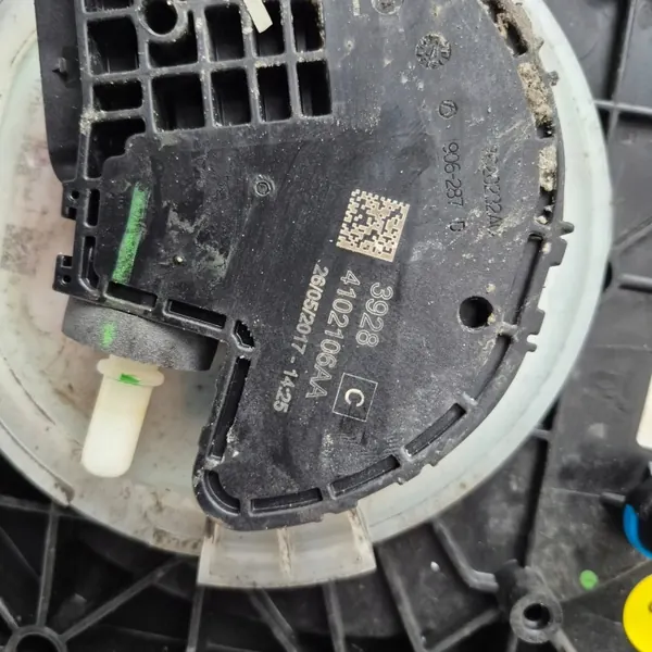Audi AdBlue-Tank OEM 8W0131878AQ - Gebraucht image 4