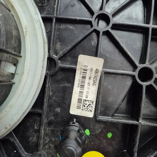 Audi AdBlue-Tank OEM 8W0131878AQ - Gebraucht image 5