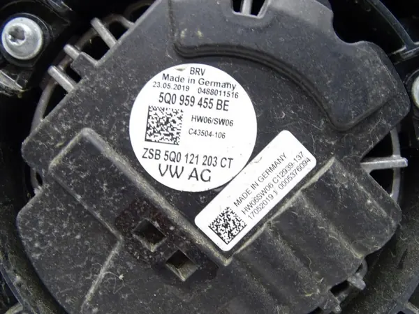 Waterradiatorventilator OEM 5Q0121251GQ Golf VII image 8