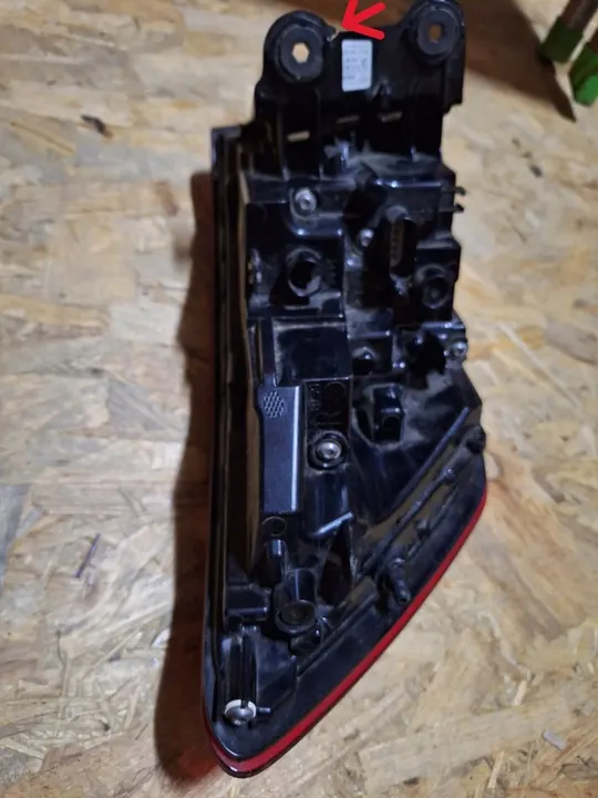 Luz Trasera Derecha Audi A4 8W9 image 8