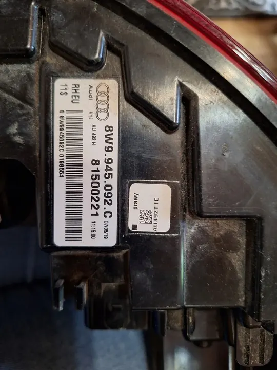 Luz Trasera Derecha Audi A4 8W9 image 9