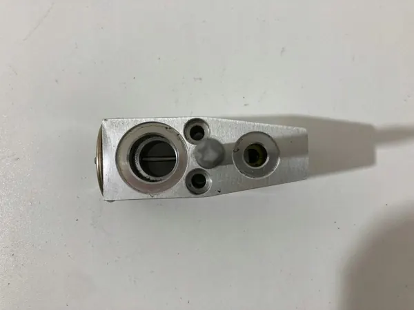 Ilmastointilaajennusventtiili OEM 22793451 Camaro VI 16+ image 3